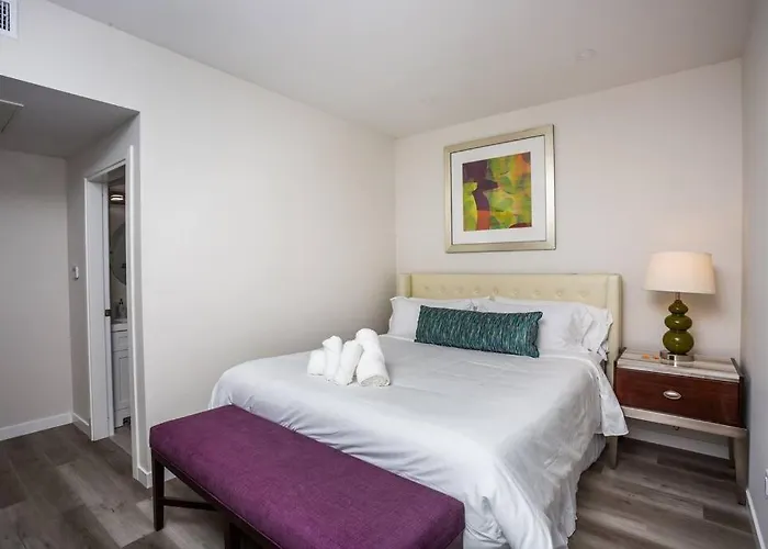 Prime Location - Awesome View -1 Bedroom Apartment